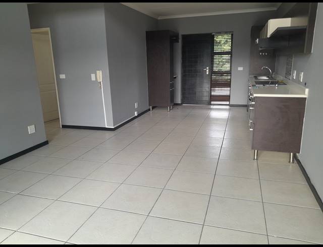 2 BEDROOM TOWNHOUSE FOR SALE IN GLENVISTA